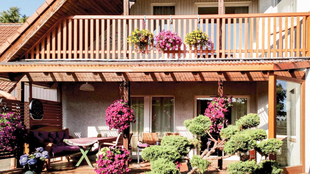 Kolobrzeg House | Lovely home in Kolobrzeg with kitchen