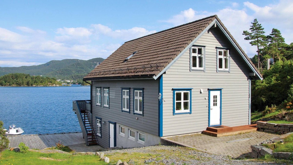 Tysnes House | Lovely home in Lundegrend