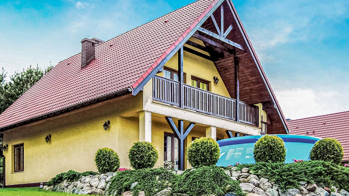 Malechowo House | Lovely home in Malechowo with WiFi