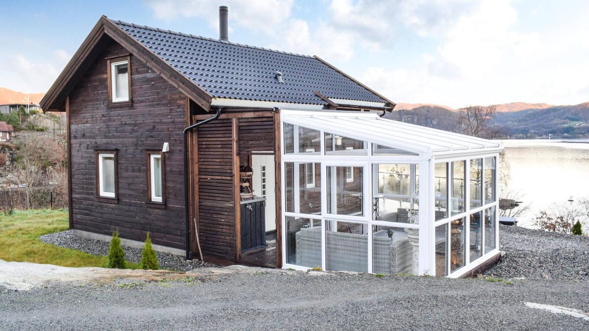 Lund House | Lovely home in Moi with kitchen