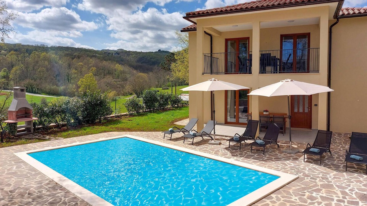 Pican House | Lovely home in Podpican with WiFi