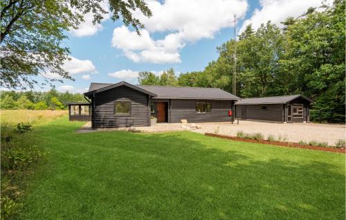 Frederikshab House | Lovely Home In Randbøl With Kitchen