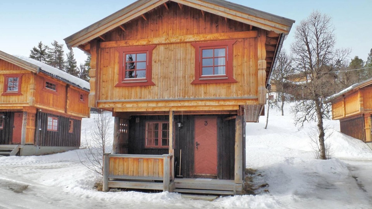 Ringebu House | Lovely home in Ringebu with kitchen