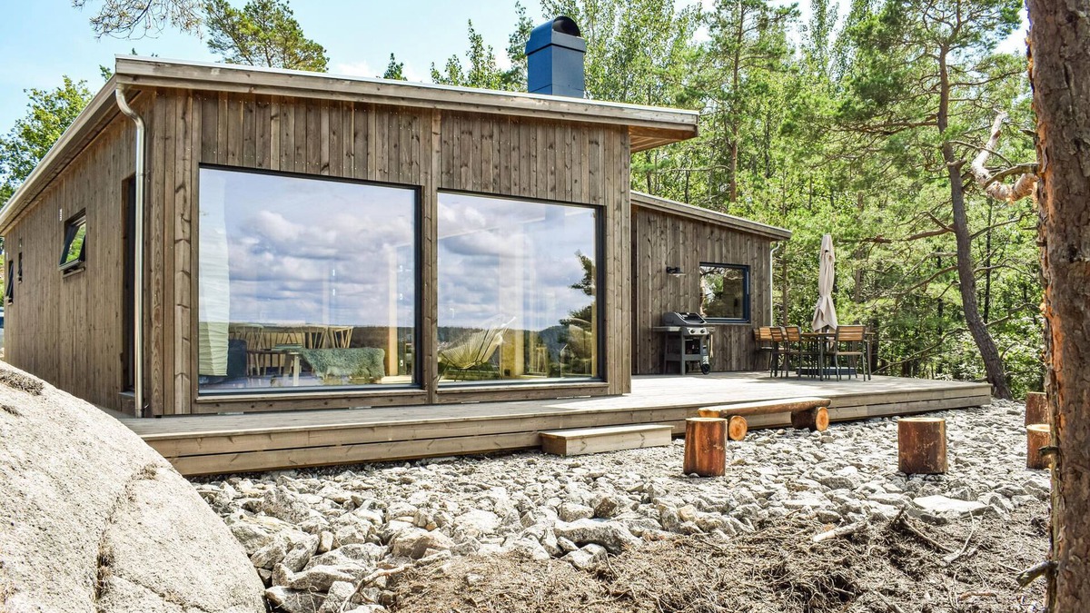 Risor House | Lovely home in Risør with kitchen