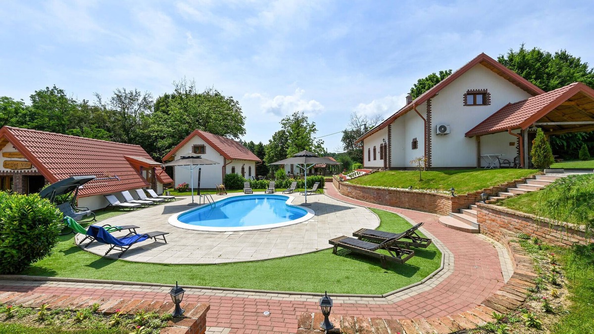 Donji Martijanec House | Lovely home in Rivalno with sauna