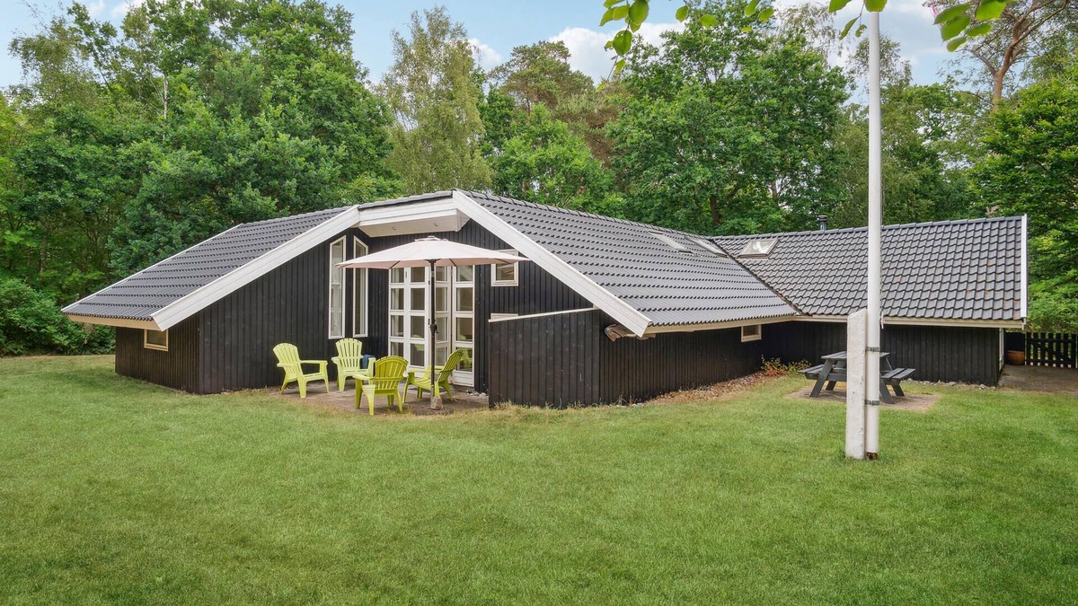 Sklskr House | Lovely home in Skælskør with kitchen