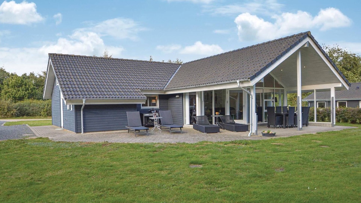 Arrild Ferieby House | Lovely home in Toftlund with WiFi
