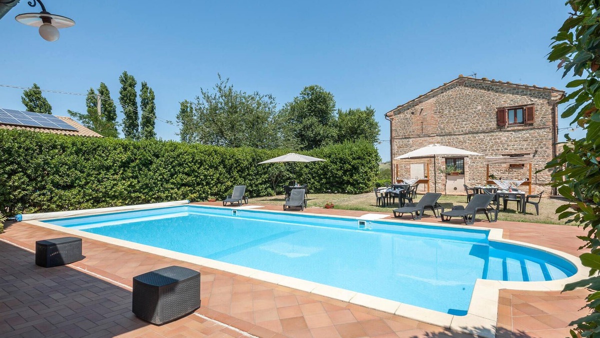 Tolentino House | Lovely home in Tolentino with kitchen