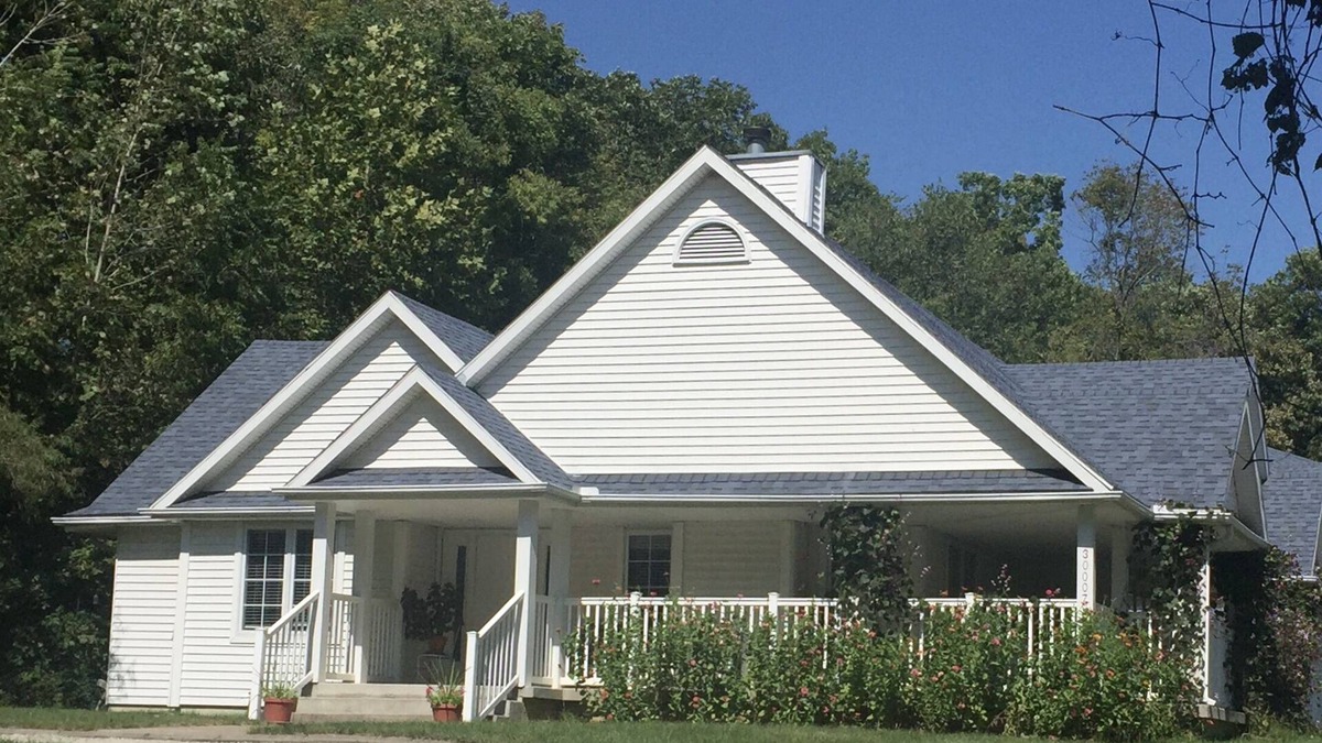 Jackson County House | Lovely home, peaceful country setting. Short drive to all KC area offers