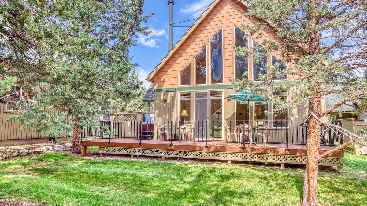 Redmond Ski Chalet | Lovely home with fireplace, deck, grill, shared pool, tennis, and hot tubs