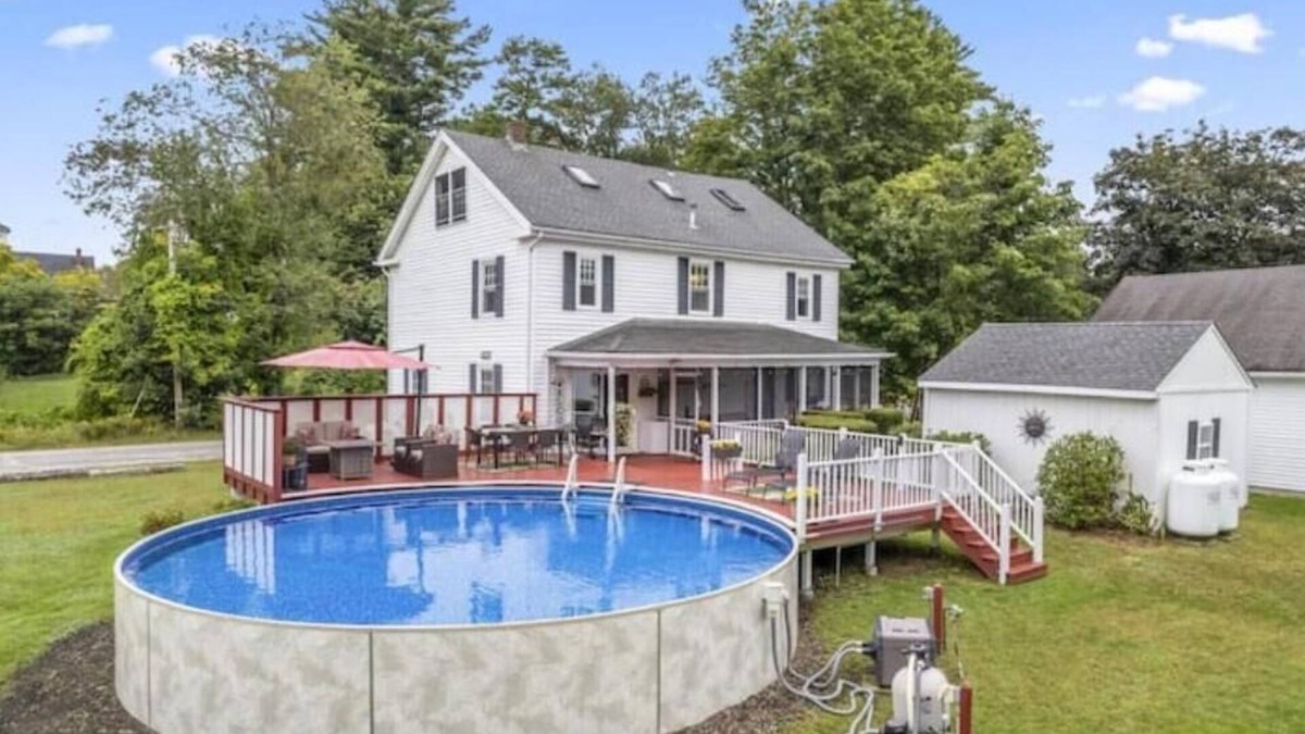 Mechanic Falls House | Lovely Home with Pool & Hot Tub