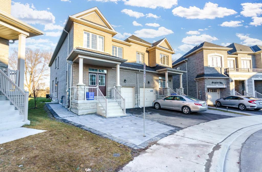 Markham House | Lovely House near Lake Ontario