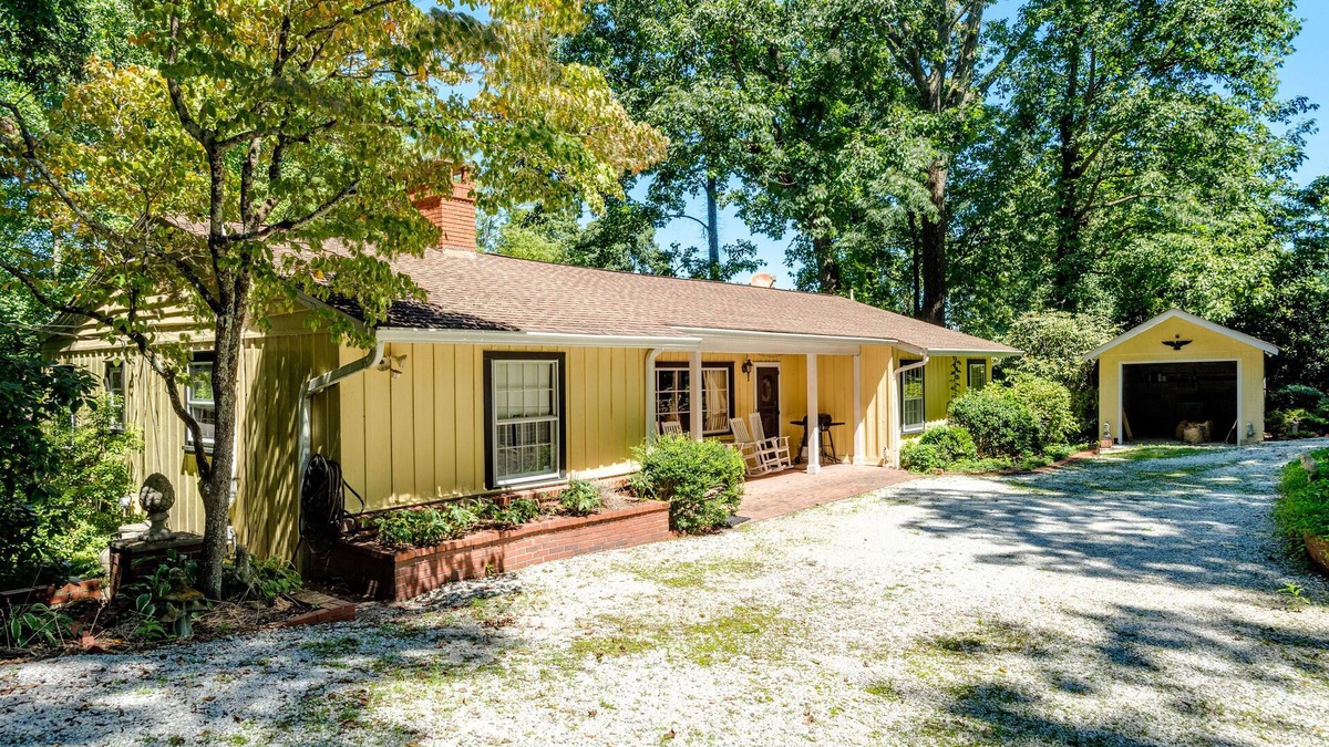 Laurel Park House | Lovely & inviting home with a sun porch, washer/dryer & AC