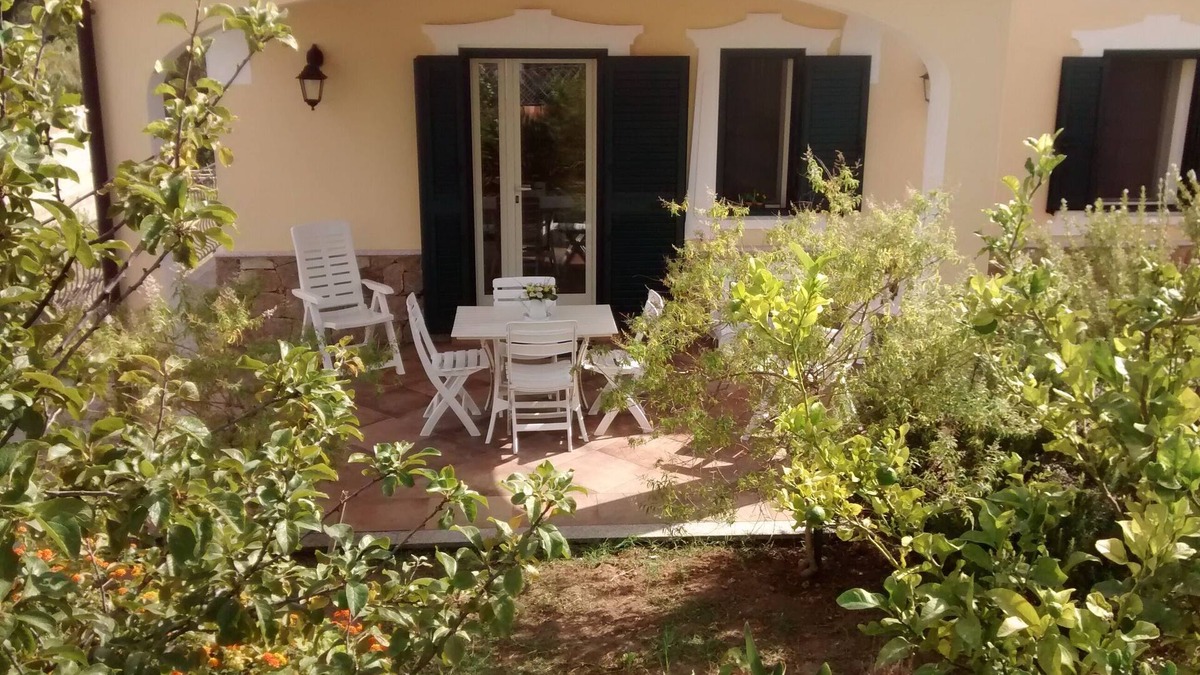 Orosei Villa | Lovely detached cottage for "total relaxation" vacation CIN: IT091063C2000Q0792
