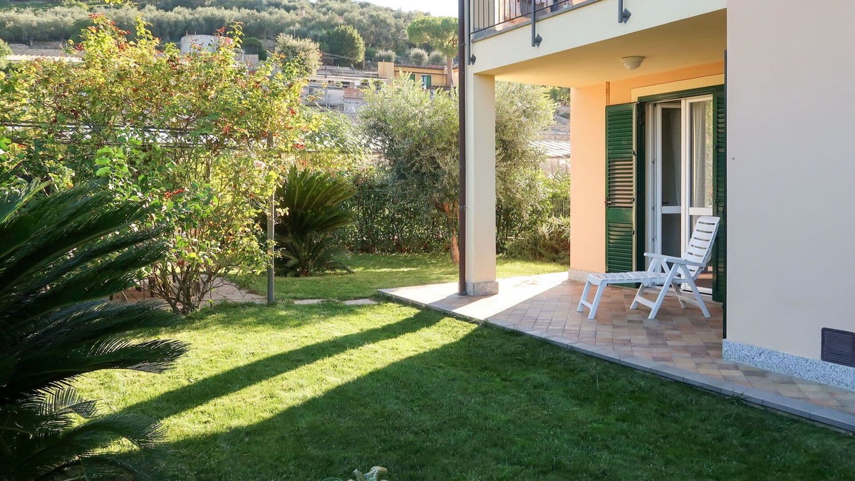 Cervo Apartment | Lovely apartment for 4 guests with WIFI, A/C, TV, patio, pets allowed and parking