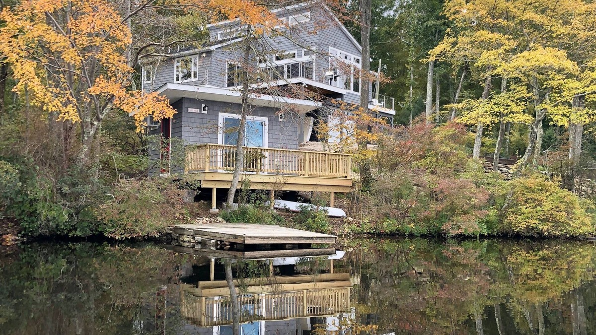 North Stonington House | Lovely Lakeside Getaway-Close to Beach, Wineries, Casinos
