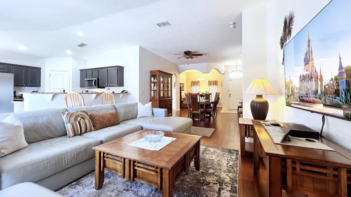 Buena Ventura Lakes House | Lovely Lakeside 4-Bed Pool Home at Villa Sol-3125