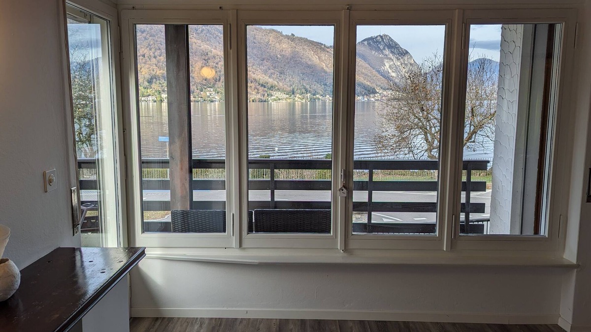 Brusino Arsizio House | Lovely Lakeside 2-Storey House & Garden