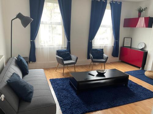 Cathall Apartment | Lovely Large London Apartment