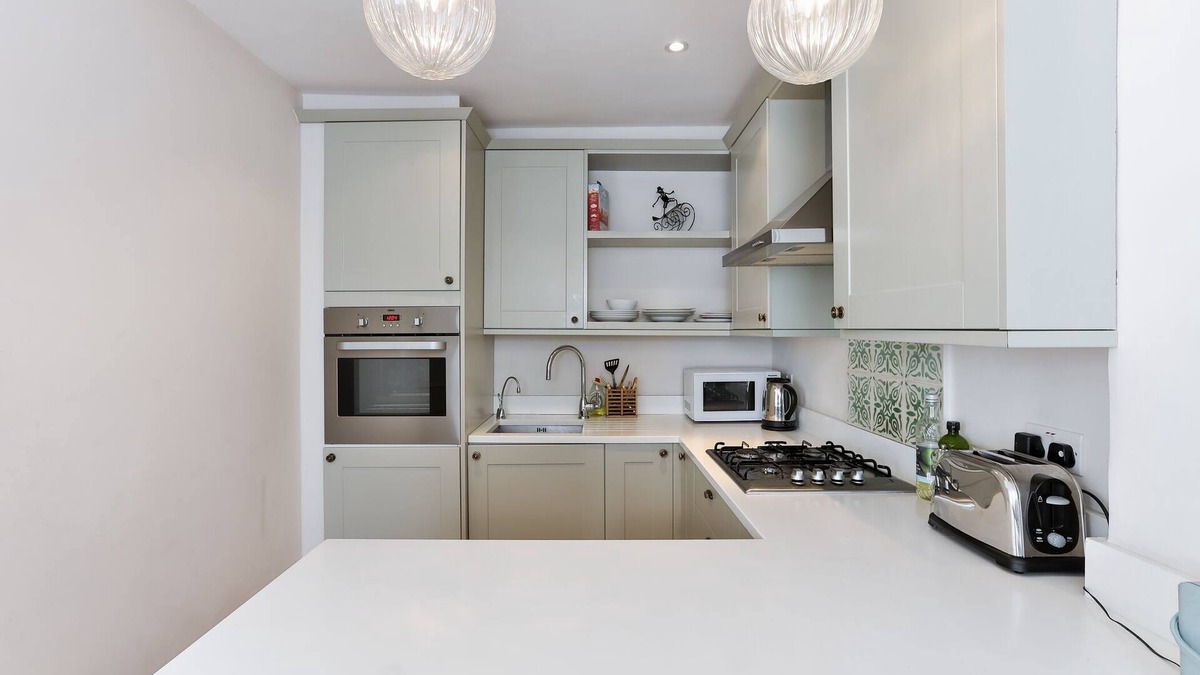 Pimlico Apartment | Lovely large one bed flat near Victoria in Pimlico