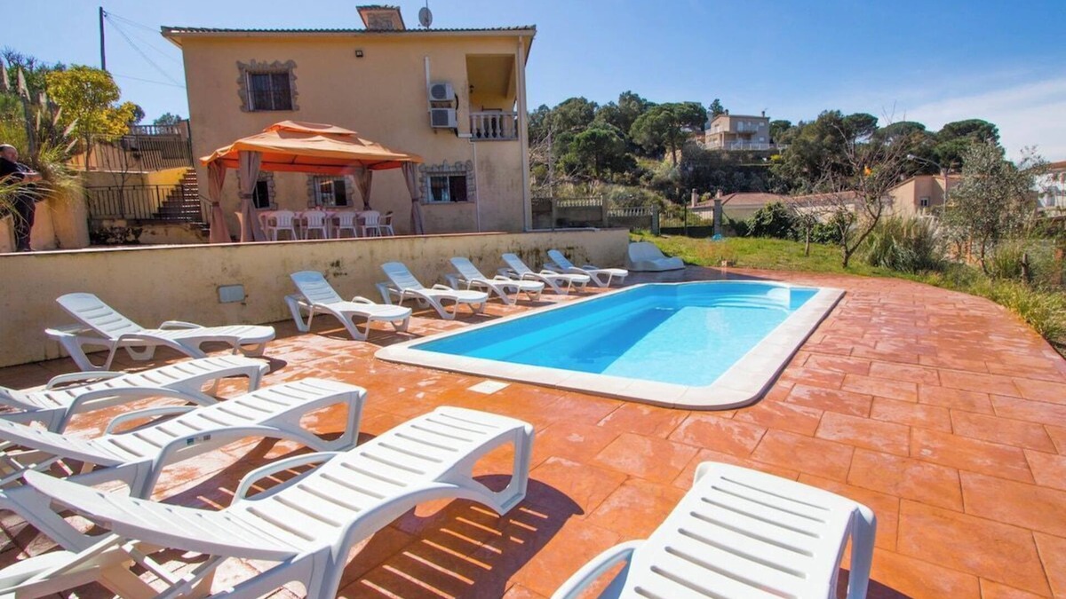 Lloret Blau Villa | Lovely Lazy days in Lloret de Mar w/private pool!
