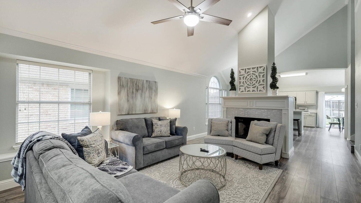 Lewisville House | Lovely Lewisville great location minutes to Denton, Flower Mound, & The Colony!