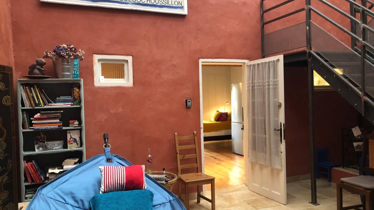 Limoux Apartment | Lovely Limoux: office, AC, kitchenette, WIFI, TV