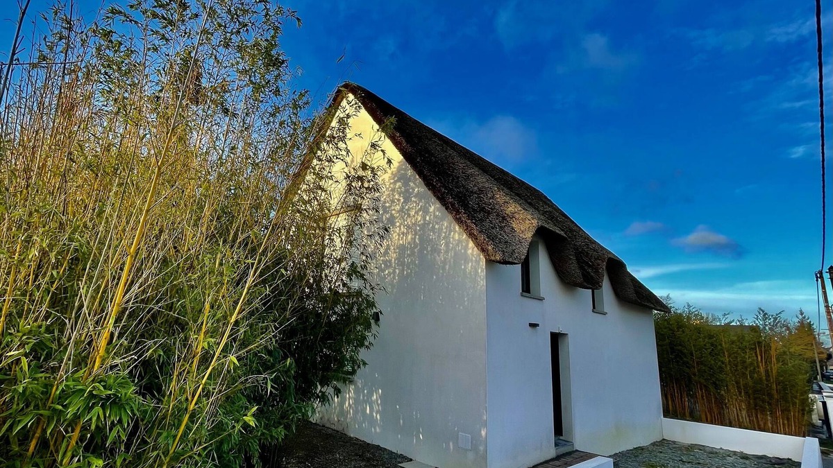 Saint-Andre-des-Eaux House | Lovely loft in a pretty thatched cottage in Brière