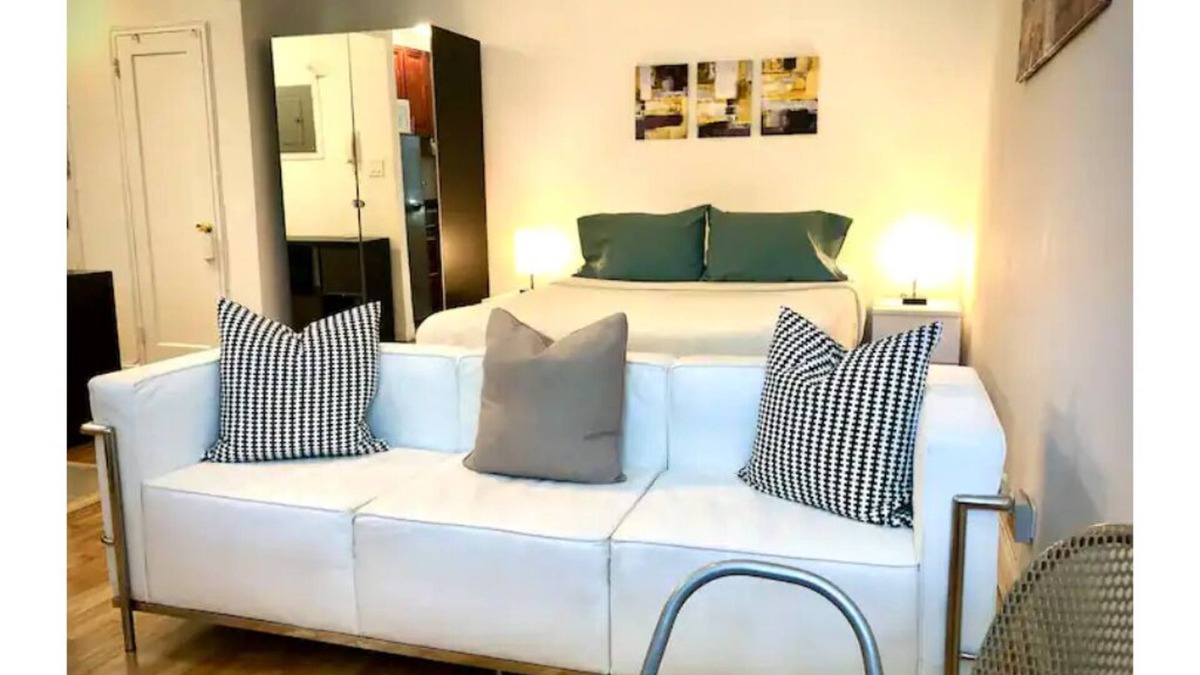 Queens House | Lovely loft in Queens!