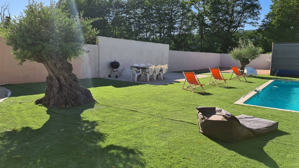 Le Creusot Villa | Lovely loft with private pool