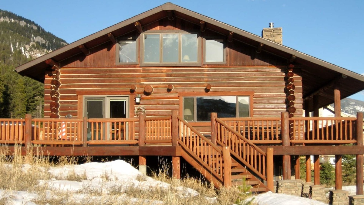 Big Sky Meadow Village Cabin | Lovely Log cabin in the heart of Big Sky