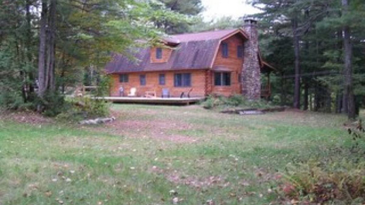 Wilmington Cabin | Lovely log home on the AuSable River