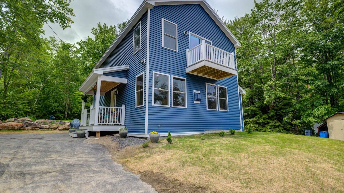 Standish House | LOVELY, LUXURY, NEW BIG SEBAGO HOUSE, WATER ACCESS,nINCLUDES DOCK & MOORING