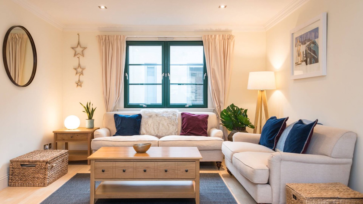 New Town Cottage | Lovely Mews house in the heart of the city with Garage