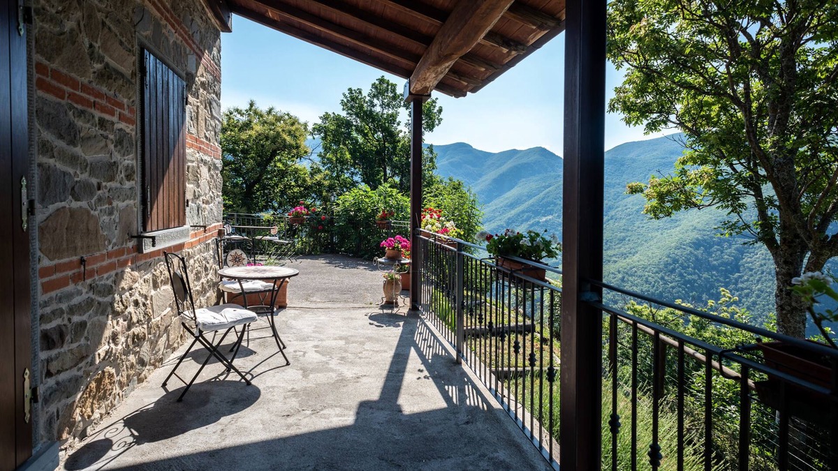 Pieve Fosciana Villa | Lovely mountain villa in the Apennines north of Lucca, Tuscany