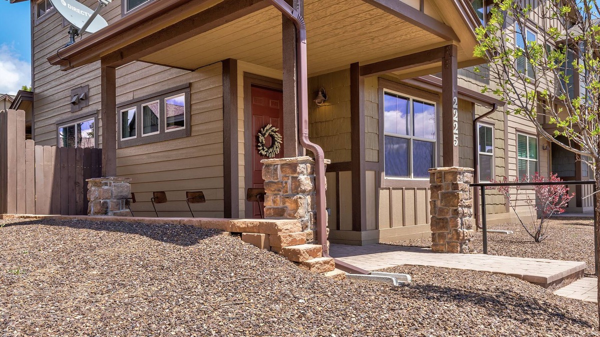 Flagstaff House | Lovely New Home in the North Woods