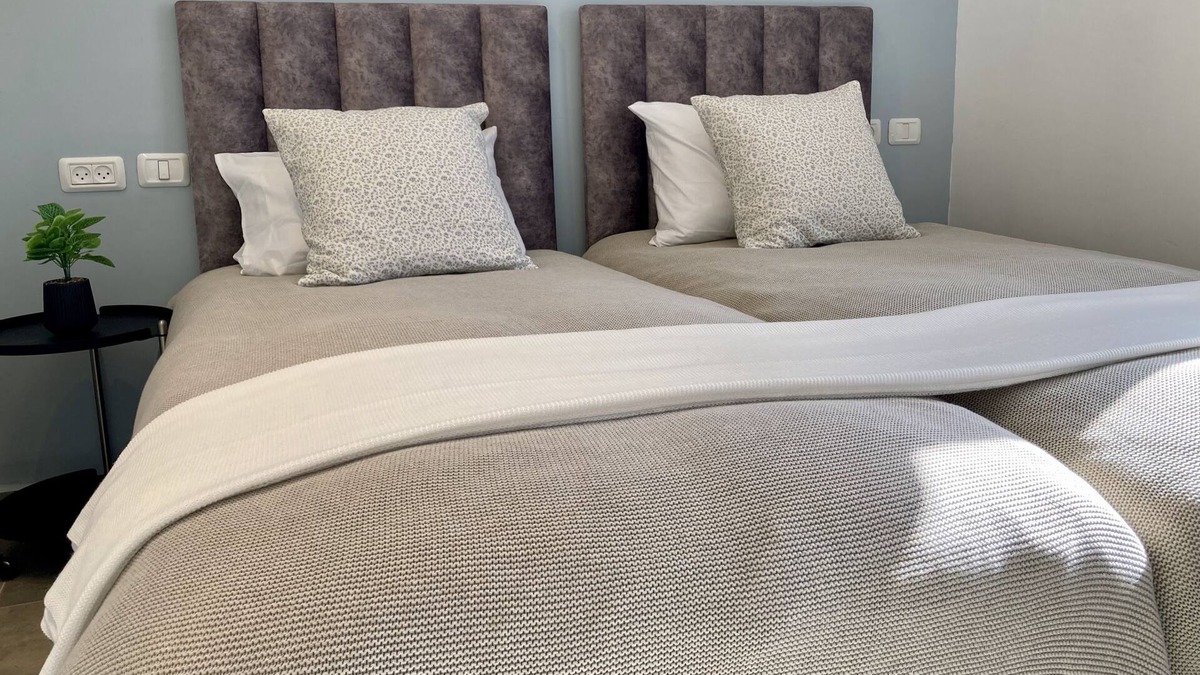 Nachlaot Apartment | Lovely New Private Duplex in Prime City Center - Kosher