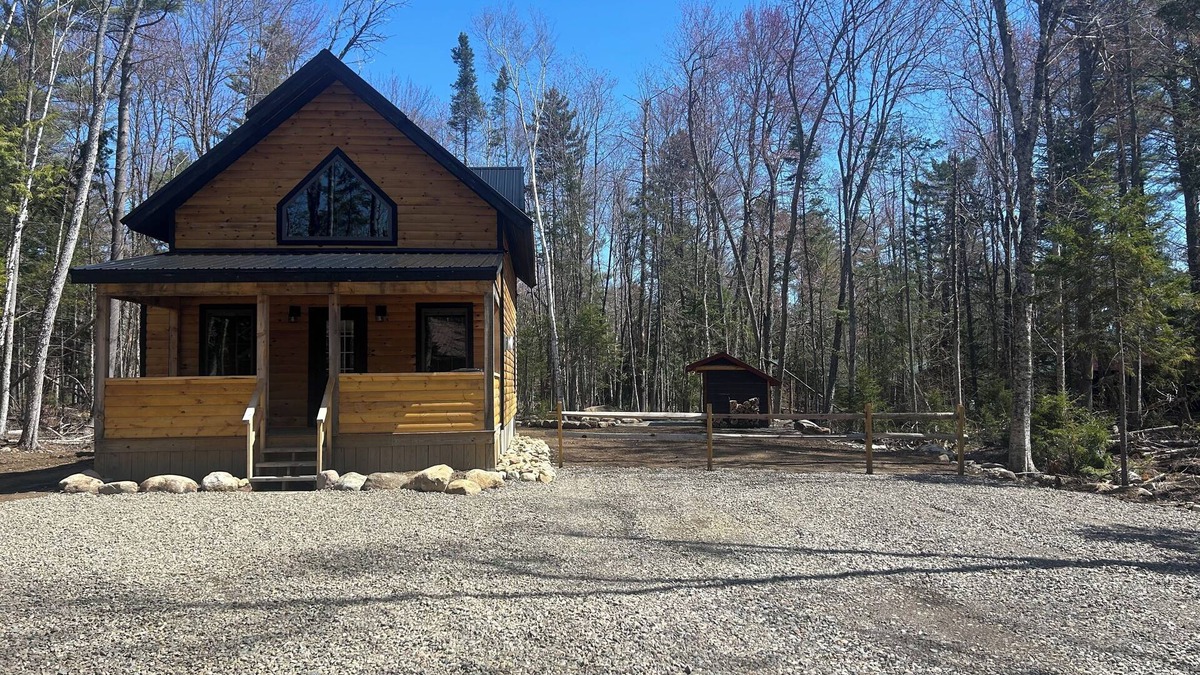 Speculator Cabin | Lovely Newly built 2-bedroom cabin with WiFi in Speculator. Close to the town.