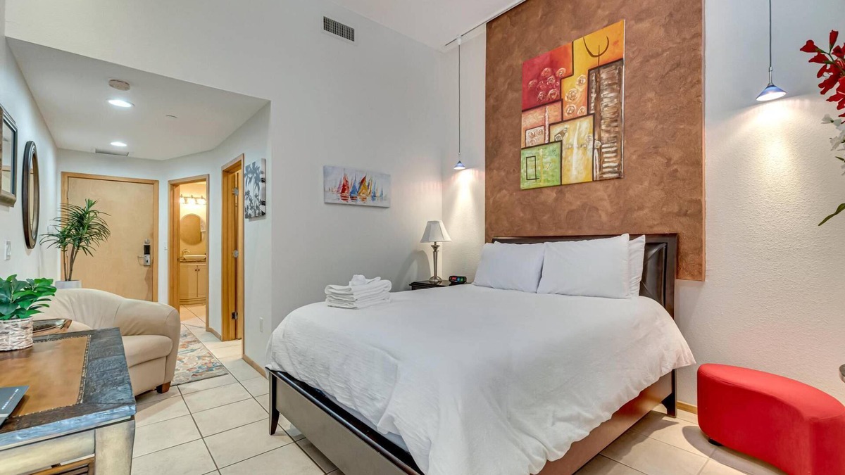 Palm Coast Condo | Lovely Oasis Condo w/Balcony at European Village | Close To The Beach | Designated Parking Space
