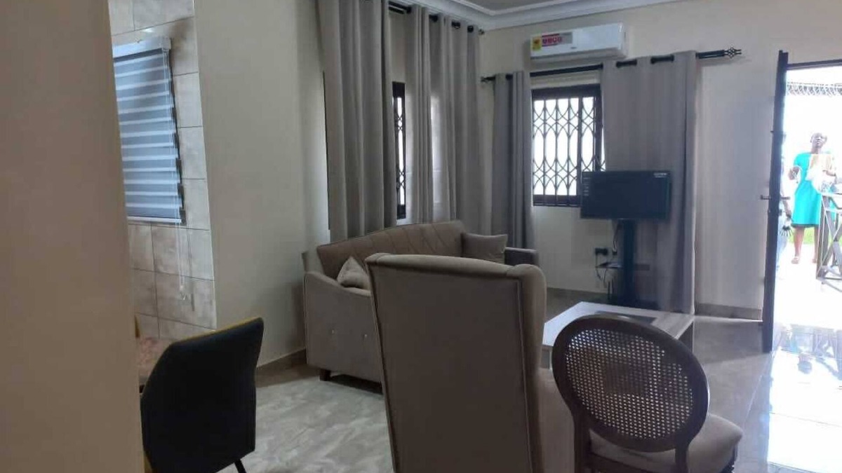 Labadi House | Lovely One Bedroom