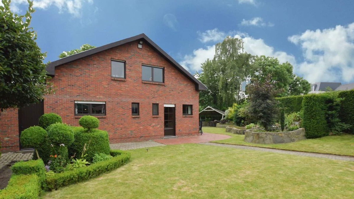 Merksplas House | Lovely, original home with large garden in the centre of Merksplas.