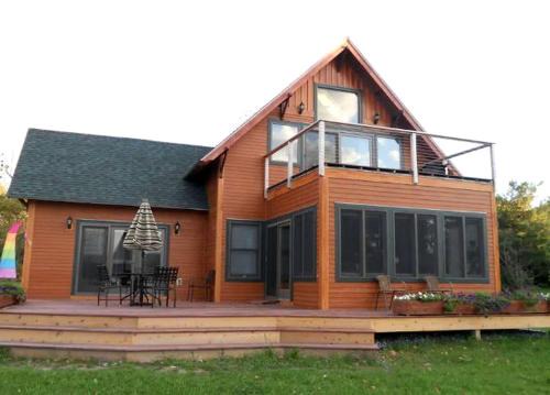 Moriah Center House | Lovely Pet-Friendly Cabin Rental with a Dock on Lake Champlain, Vermont