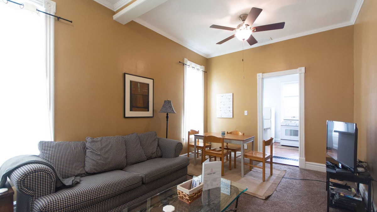Payne - Phalen Apartment | Lovely, Private 2 Bdrm w/Laundry, Cozy Amenities!