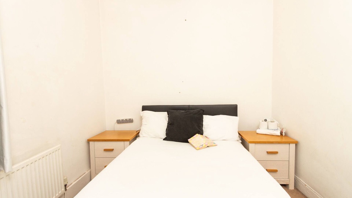 Offerton Bed & Breakfast | Lovely Private Rooms near MCR Centre
