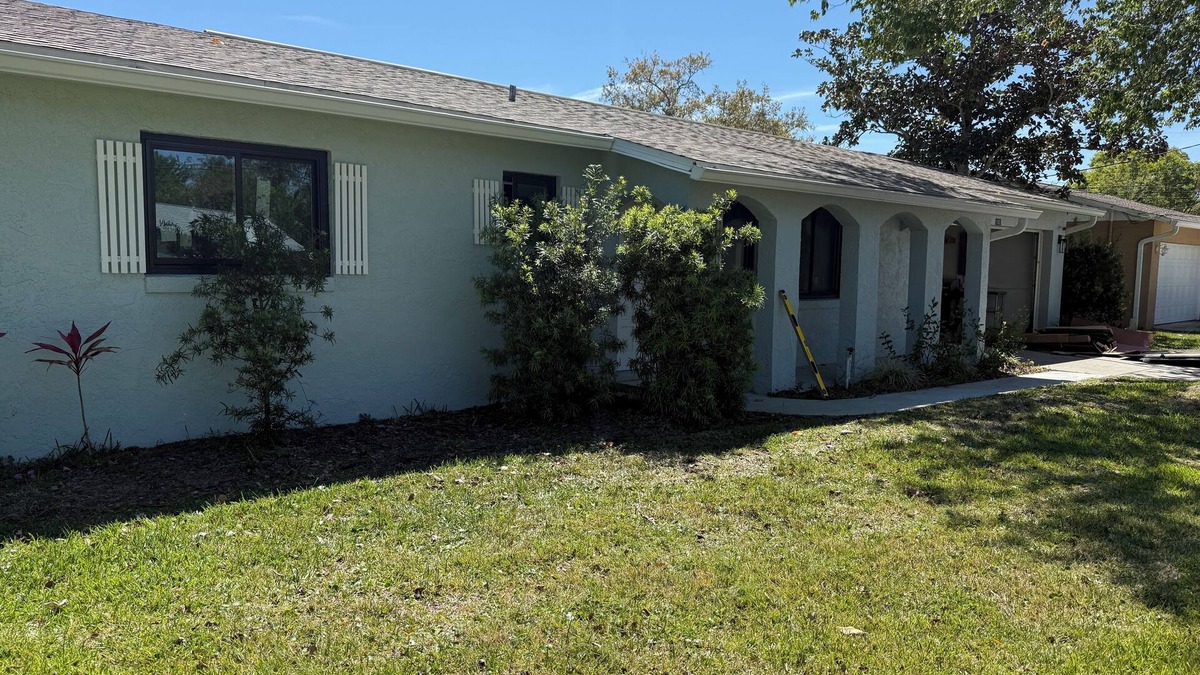 New Smyrna Beach House | Lovely Private 2 Bedroom 6 miles to the beach and 5 minutes to the river