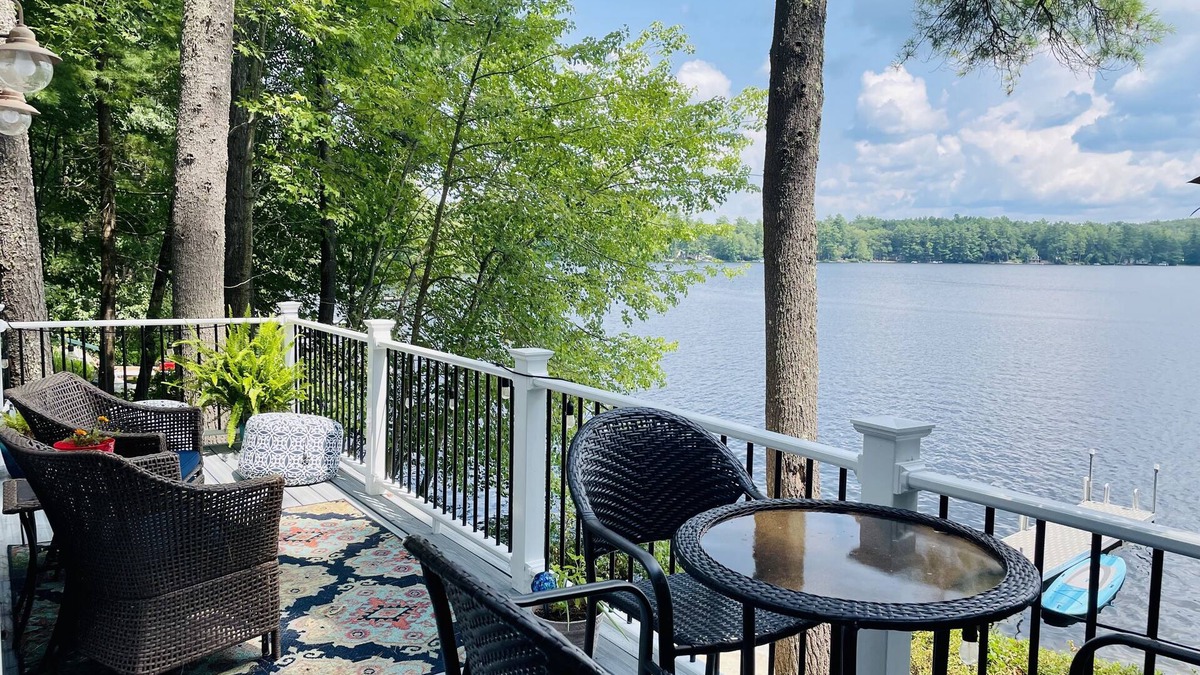 South Casco House | Lovely, relaxing and private lakefront 3 BR home with stunning lake views.
