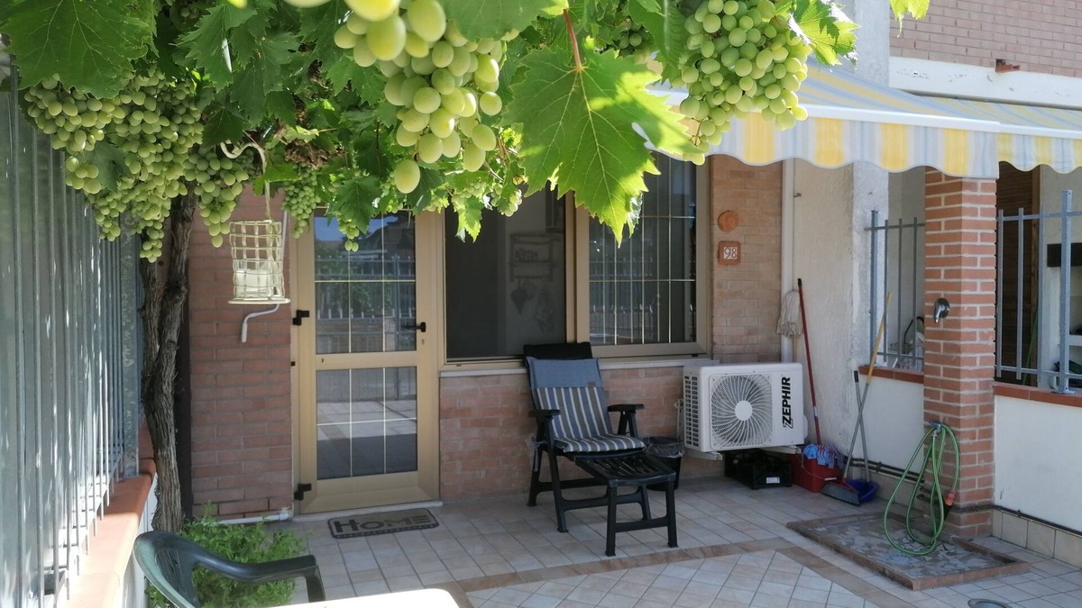 Lido delle Nazioni House | Lovely renovated and air-conditioned terraced house just a few steps from the sea