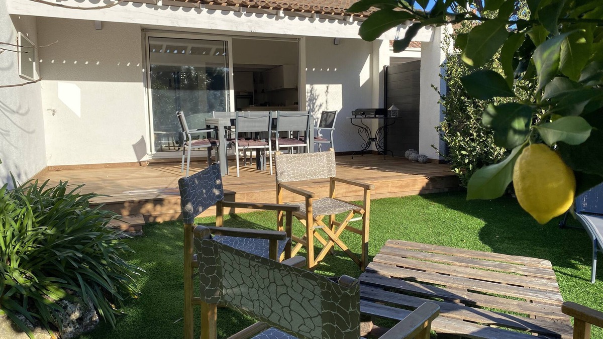 Guerrevieille Other | Lovely renovated farmhouse close to golf course and beach opposite St Tropez
