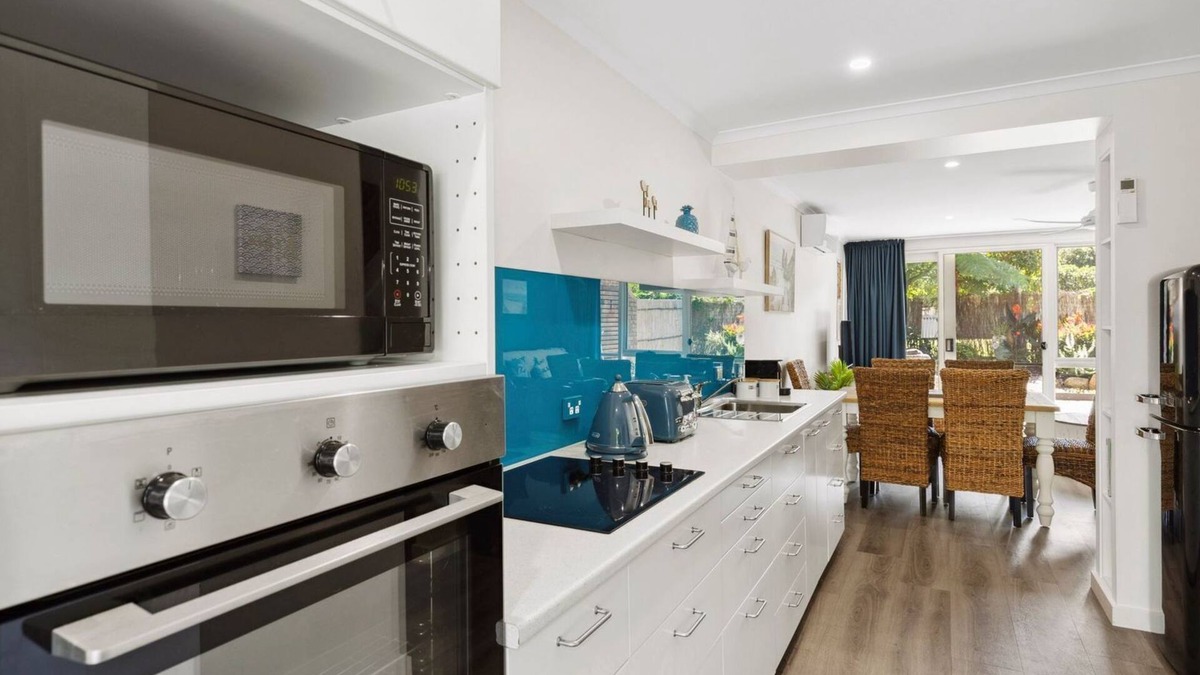Batehaven House | Lovely renovated townhouse in Batehaven