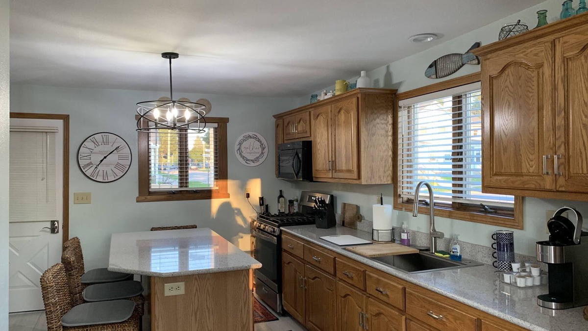 Two Rivers House | Lovely Riverfront views of river. Walking distance to beach. 🚴👙🐠